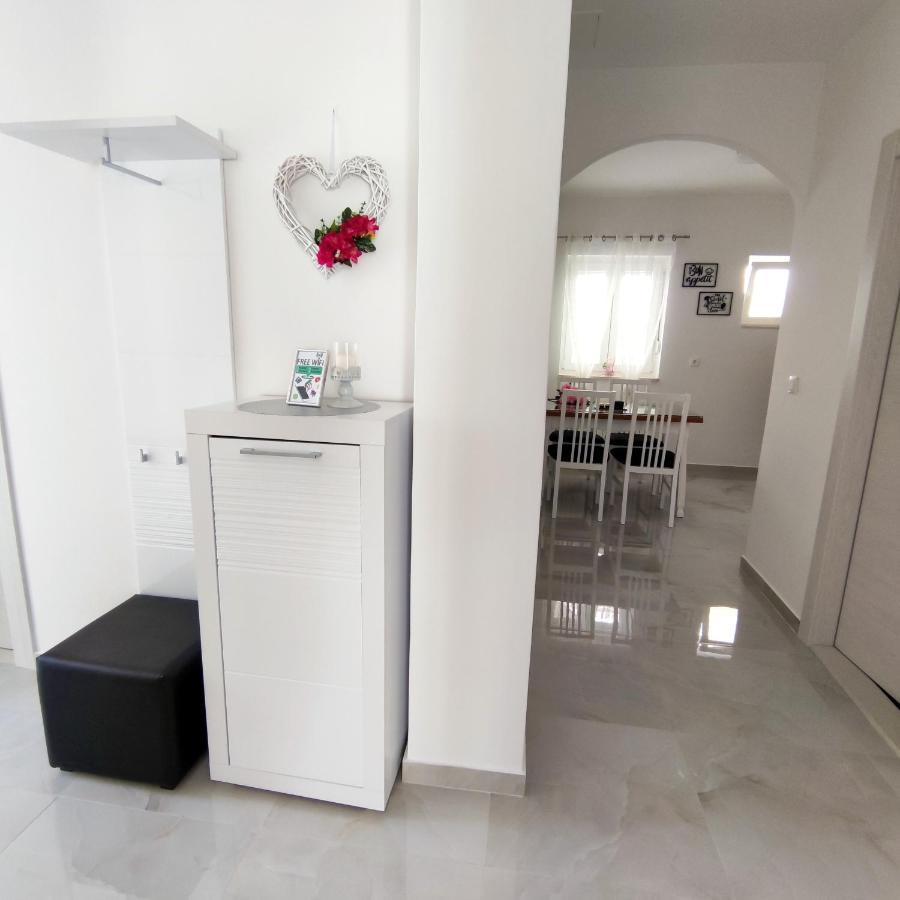 Apartman Rivana Baška Voda Buitenkant foto