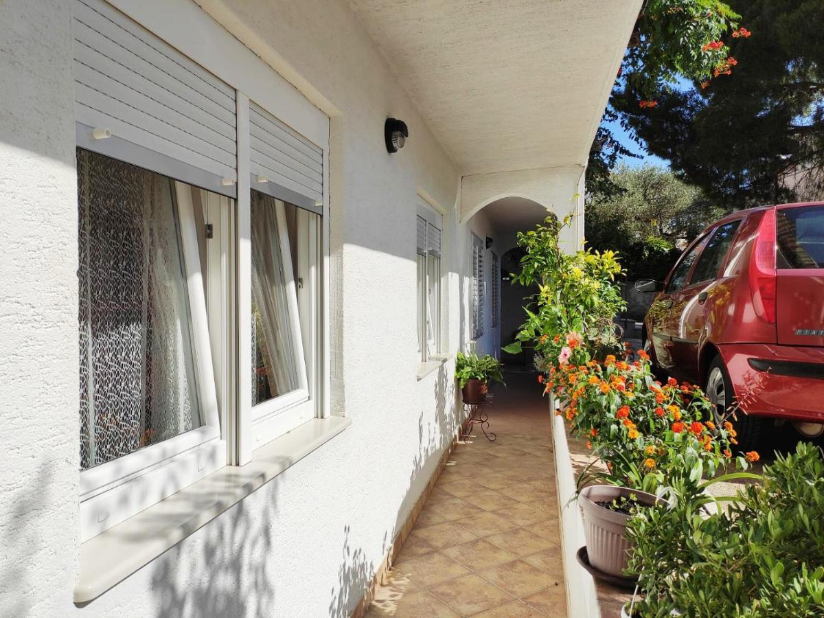 Apartman Rivana Baška Voda Buitenkant foto